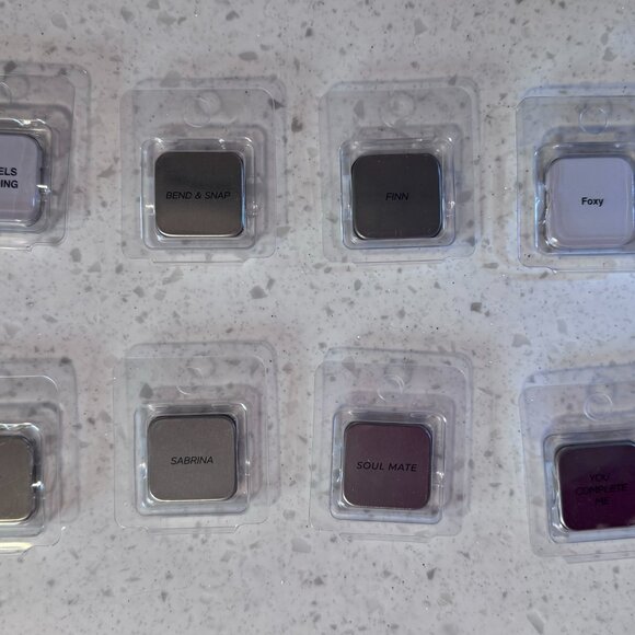 Seint Beauty Eyeshadow, Brush, & Palette Set - Picture 2 of 8